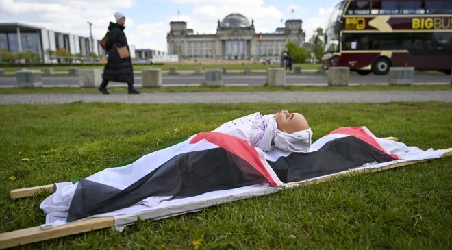 Almanya’da Filistin Destekçileri Polis Baskısıyla Karşı Karşıya
