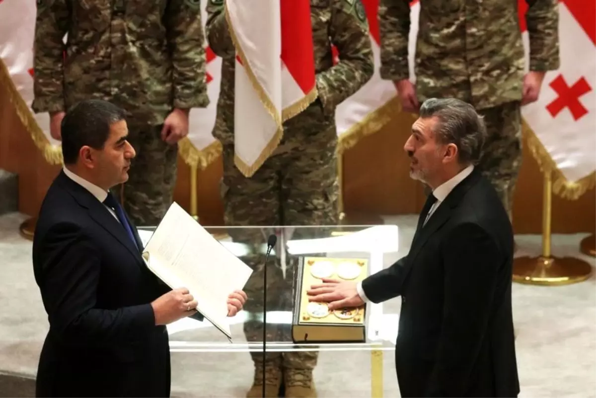 Gürcistan’ın Yeni Cumhurbaşkanı Kavelaşvili Göreve Başladı