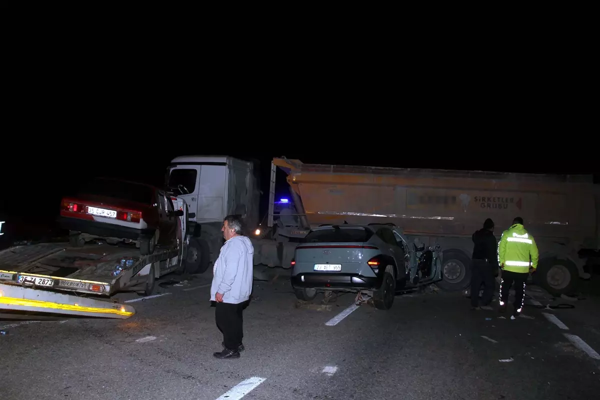 Kula’da Trafik Kazası: 1 Ölü, 4 Yaralı