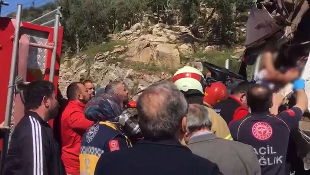 Bursa’da 2 TIR kafa kafaya çarpıştı:1’i ağır 2 yaralı