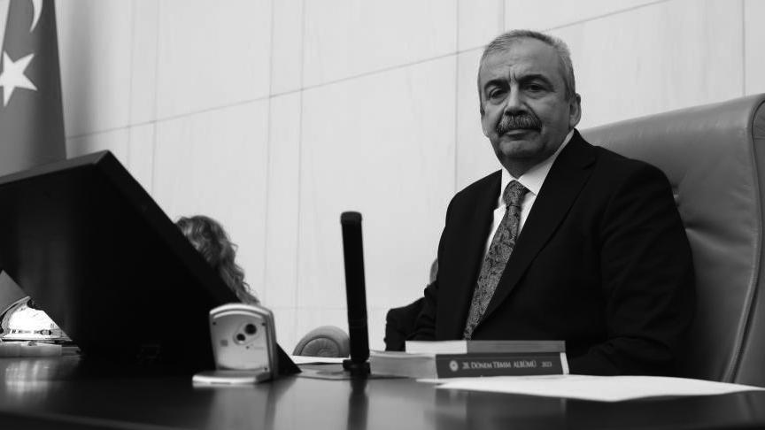 CANLI ANLATIM Sırrı Süreyya Önder’e veda